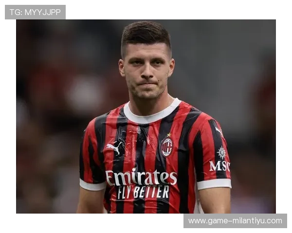 AC米兰官网球员最新动态及赛季表现分析与未来展望